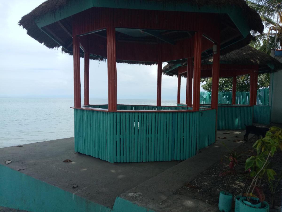 Smallfry'S Beach Resort Calatrava  Eksteriør bilde